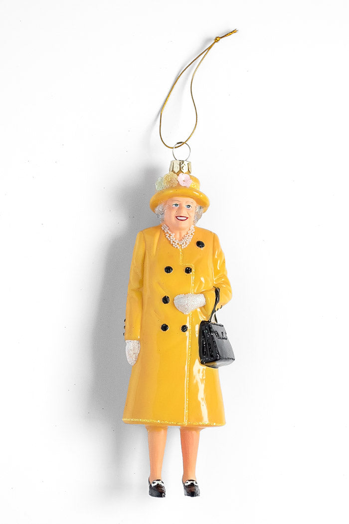 Queen Elizabeth Outfit Ornament