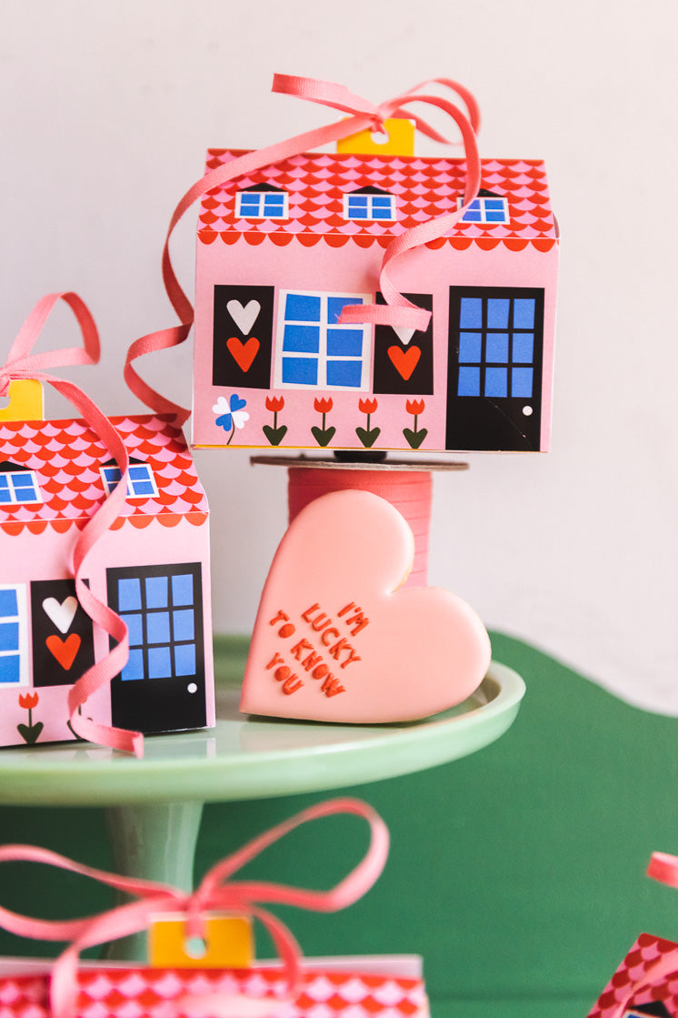 Foldable Valentine Cookie Box House by Julie Marabelle of Famille Summerbelle, PDF Printable